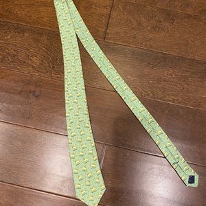 SOLD! EUC Vineyard Vines Men’s Tie